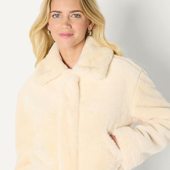 Cream Faux Fur Cropped Jacket image 4